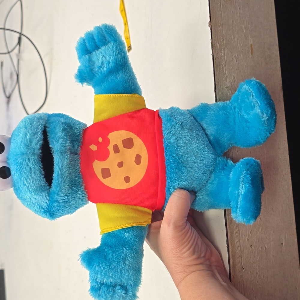 Sesame Street Talking Cookie Monster Doll‎